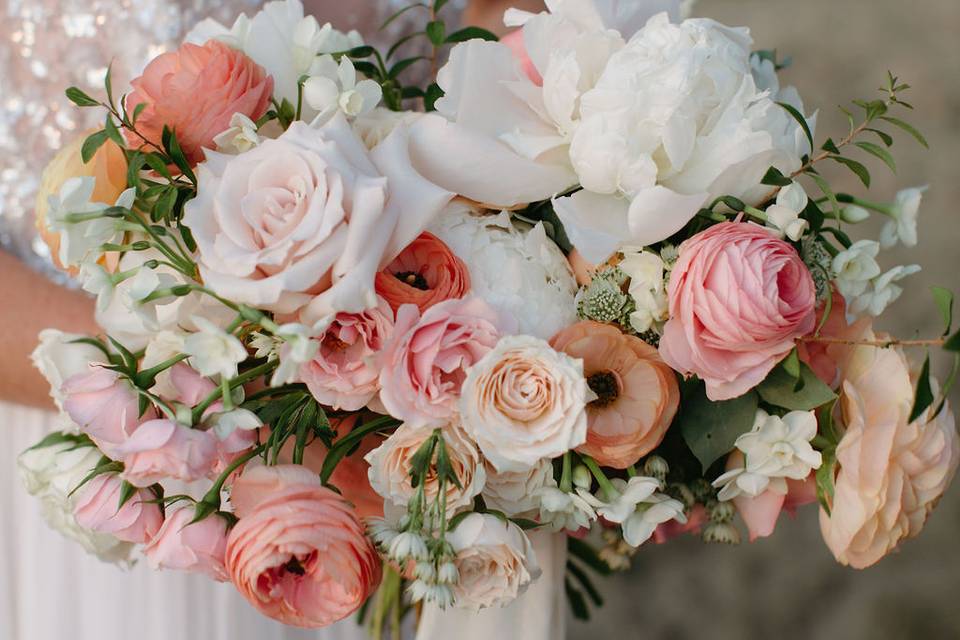 Garden style bridal bouquet
