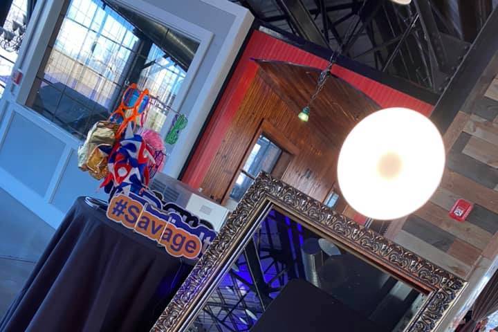 Mirror Me Booth