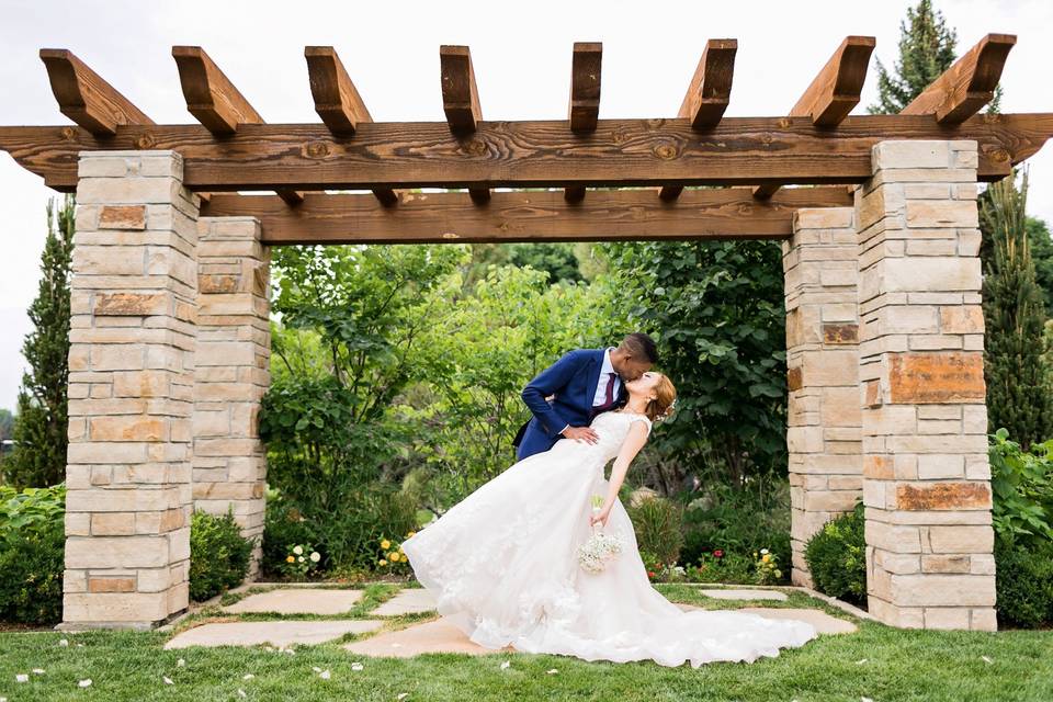 A kiss under the pergola