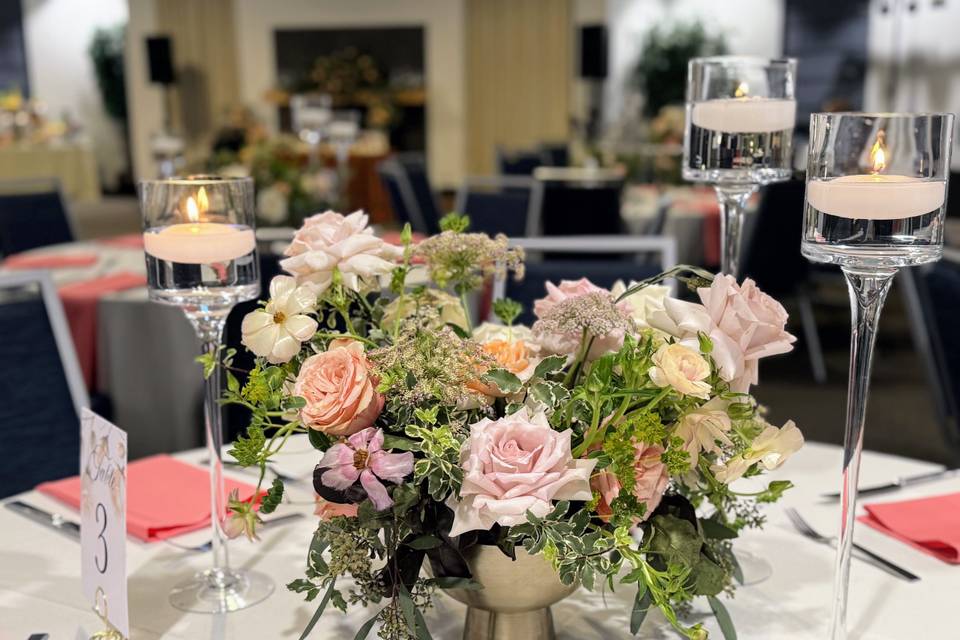 Pink & white centerpiece