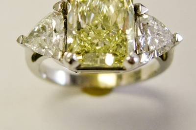 Yellow stone ring