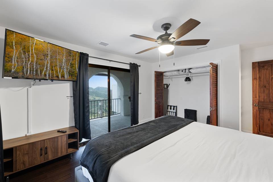 Queen Bedroom