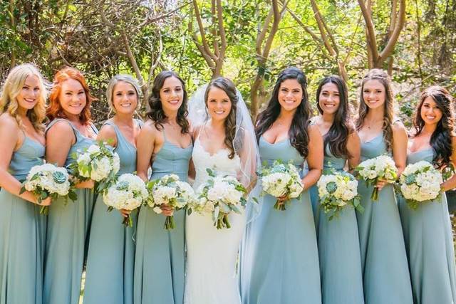 Classic wedding party look