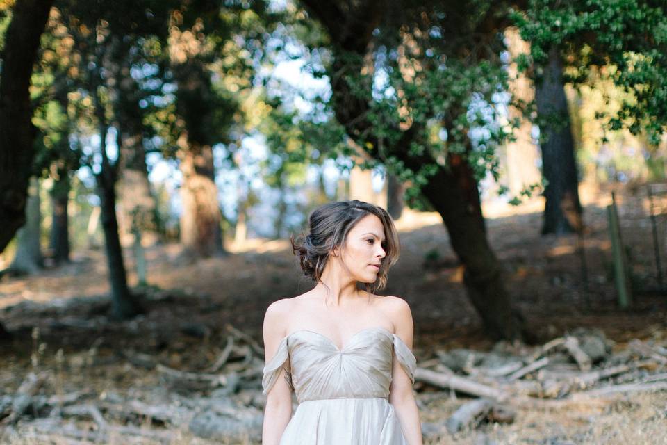 Off-shoulder wedding dress