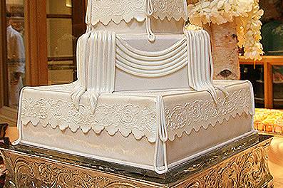 Square wedding cake