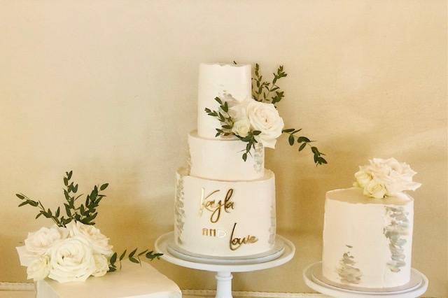 Contemporary wedding cakes
