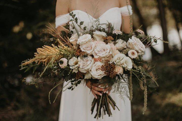 Rustic bridal bouquet