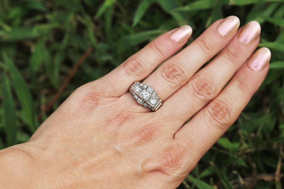 Vintage diamond 3-stone ring