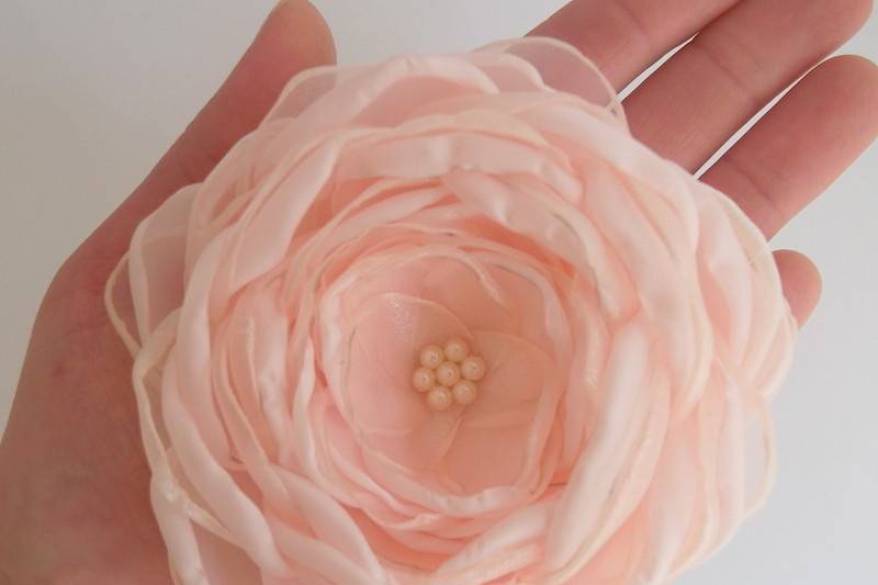 Coral pink fabric flower in handmade...
4'' in diameter
https://www.etsy.com/listing/157338873/coral-pink-flower-in-handmade-bridal?ref=shop_home_active