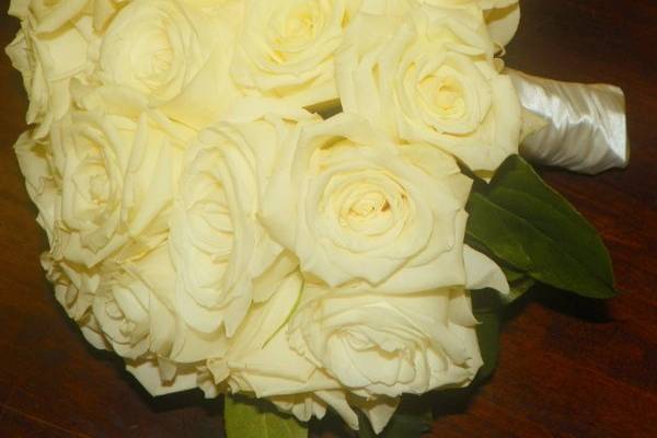 white rose handtied bouquet