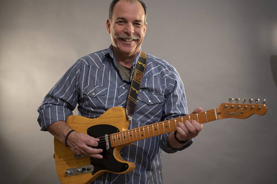 Mike Gurzi, lead guitar