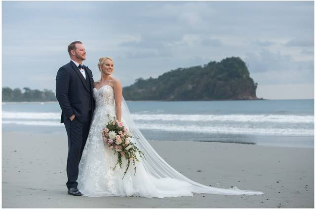 Tropical Chic Wedding Manuel Antonio, Costa Rica • Mil Besos