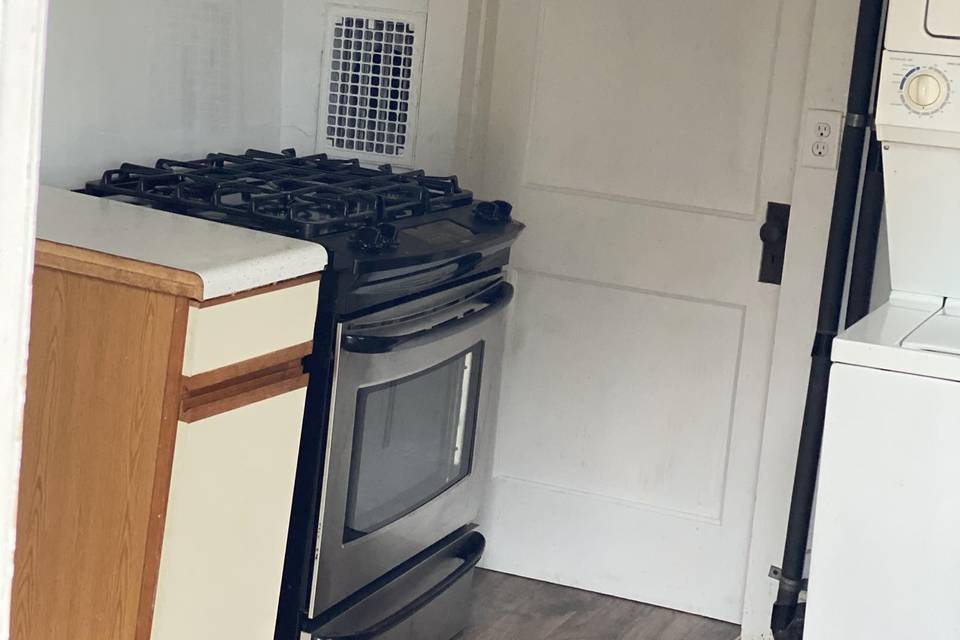 Gas stove oven in 2nd kitchen