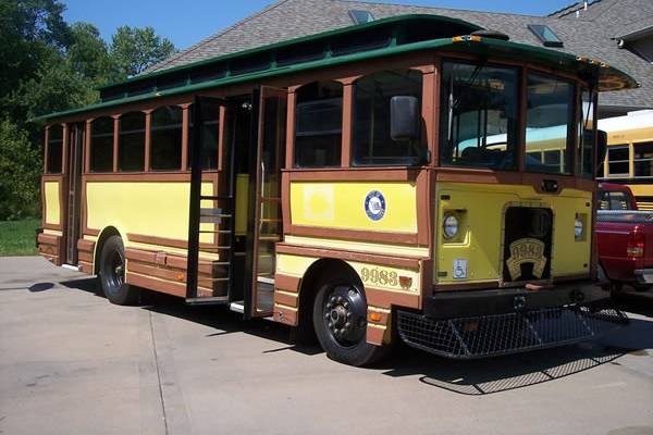 Kool Nites Limousine Party Bus and Trolley