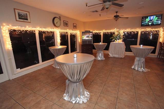 Cocktail table