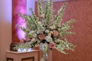 Elegant wedding arrangement