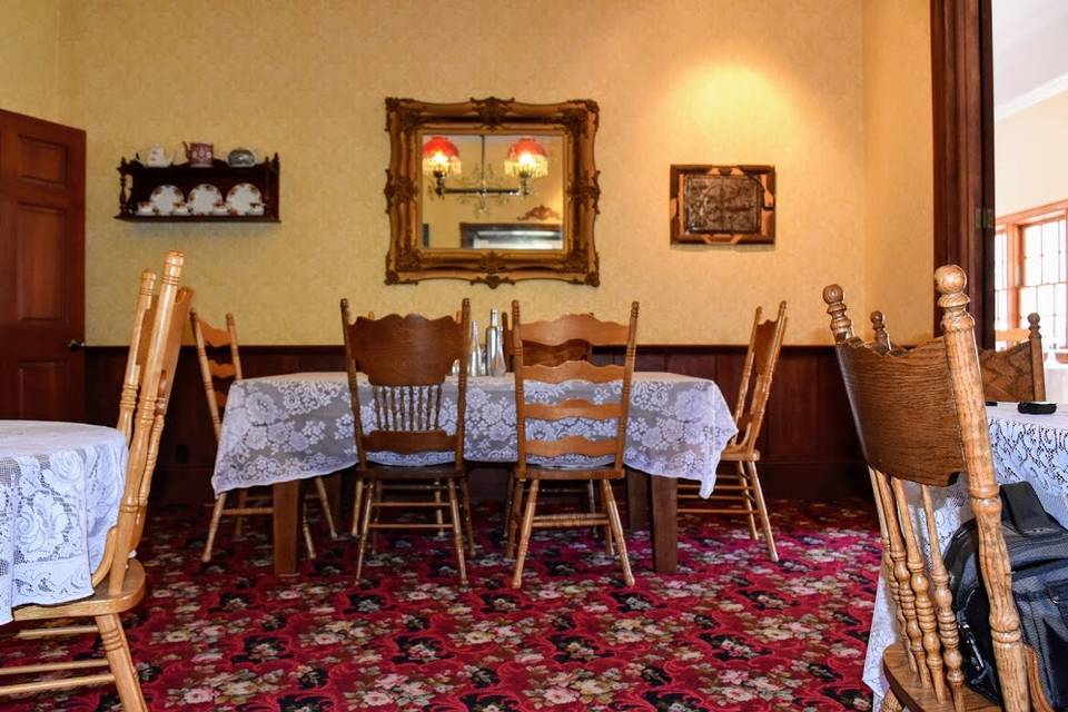 Dining parlor