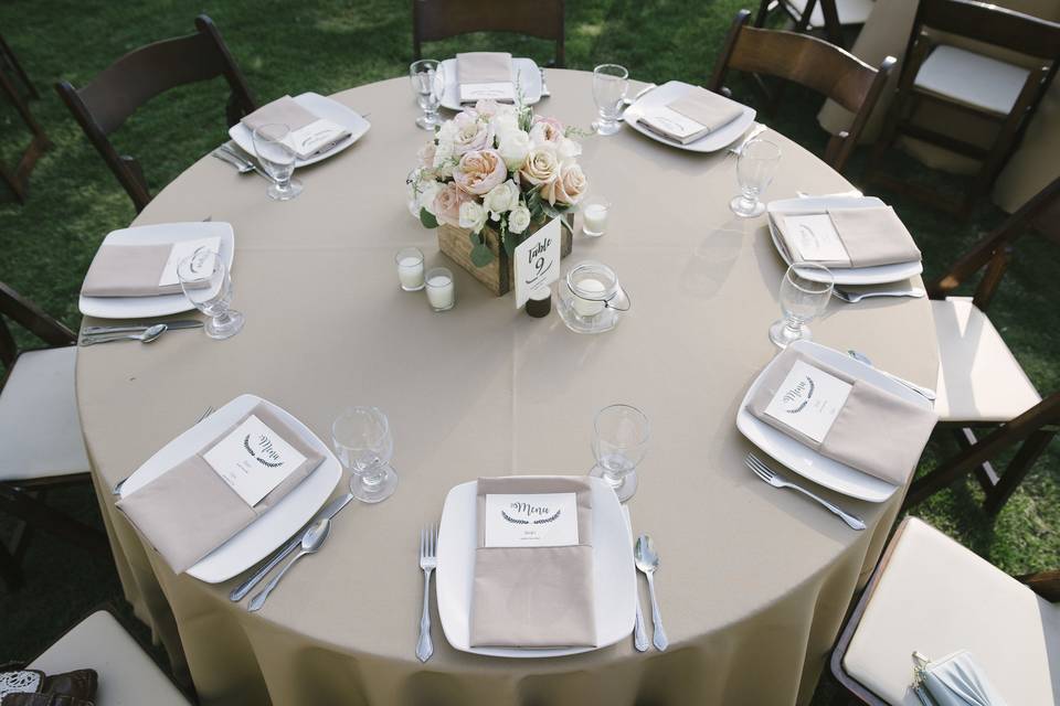 Loving this neutral palette with rentals from Expo Party RentalsPhoto by Ellie Koleen