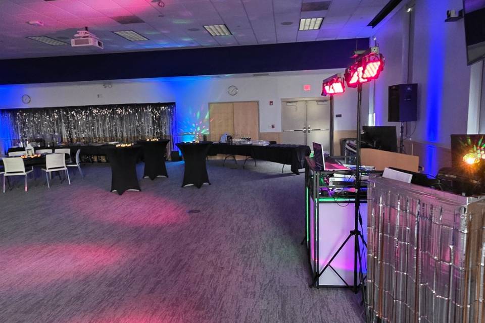 Mobile w Uplighting 05/04/26