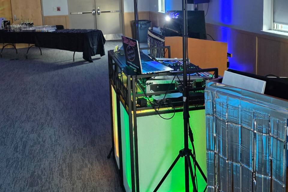 Mobile w Uplighting 05/04/26