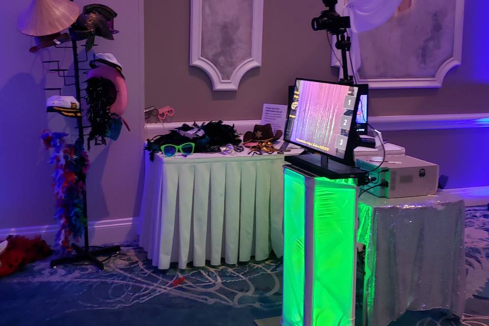 Touch screen live view DSLR