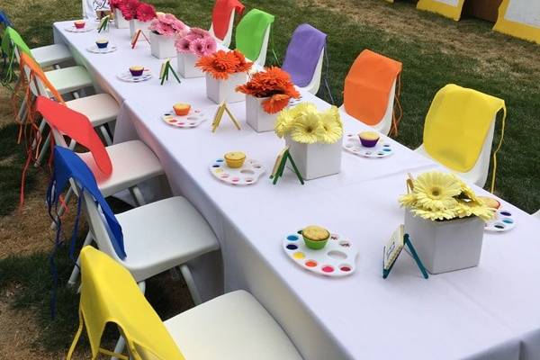 Kids' Tables and Chairs