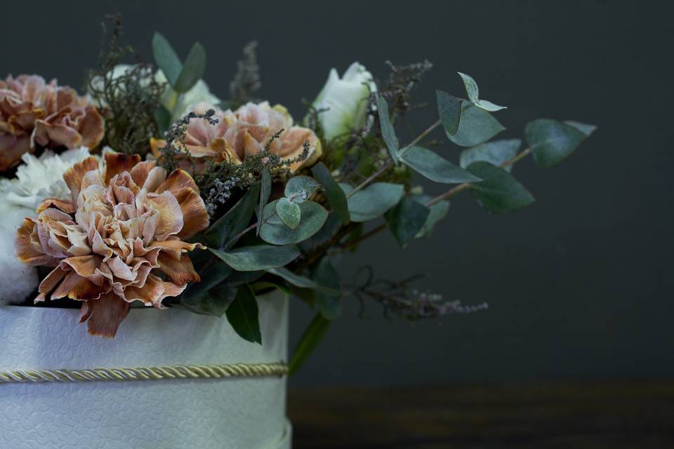 Antique Carnation Cake Flowers