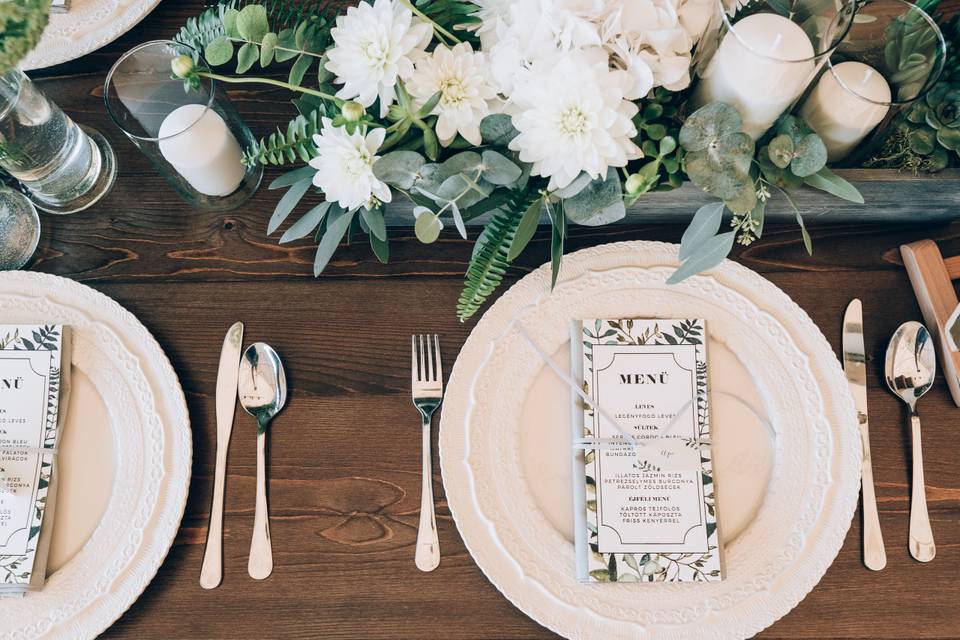 Elegant White Wedding Flowers