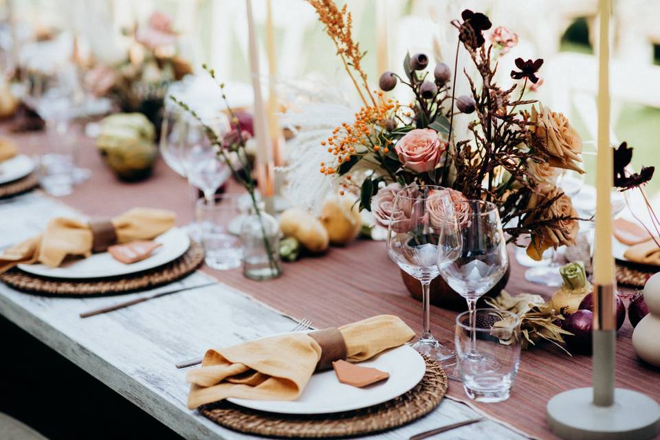 Modern Fall Reception Flowers