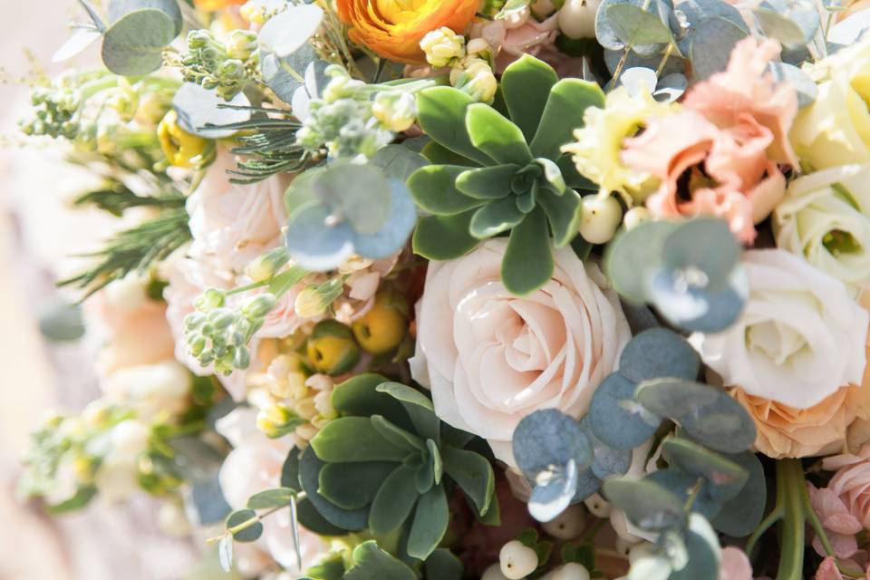 Summer wedding flowers