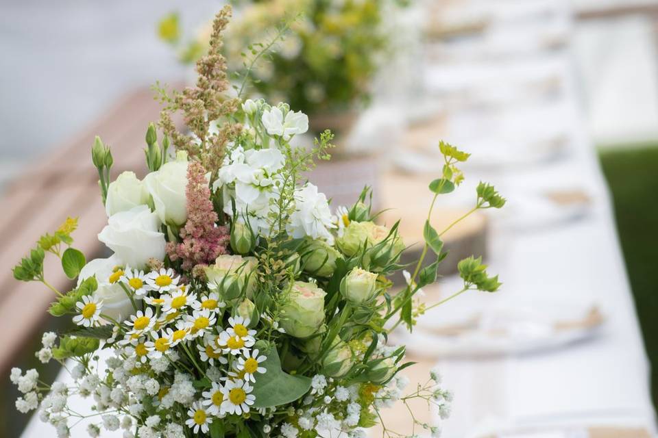 Easy Wildflower Centerpieces