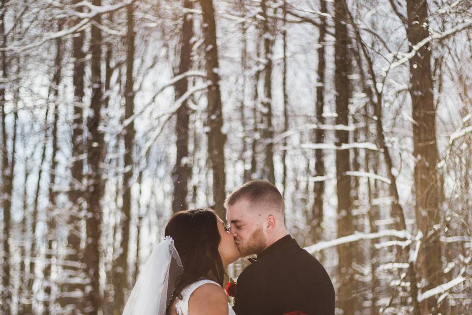A kiss in the cool snow