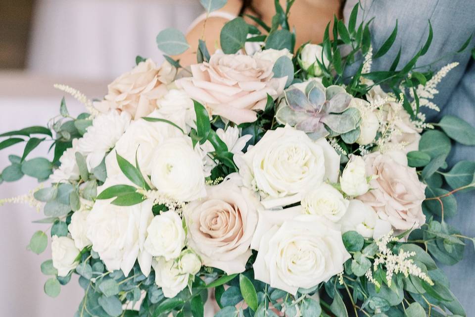 Blush and white bouquet