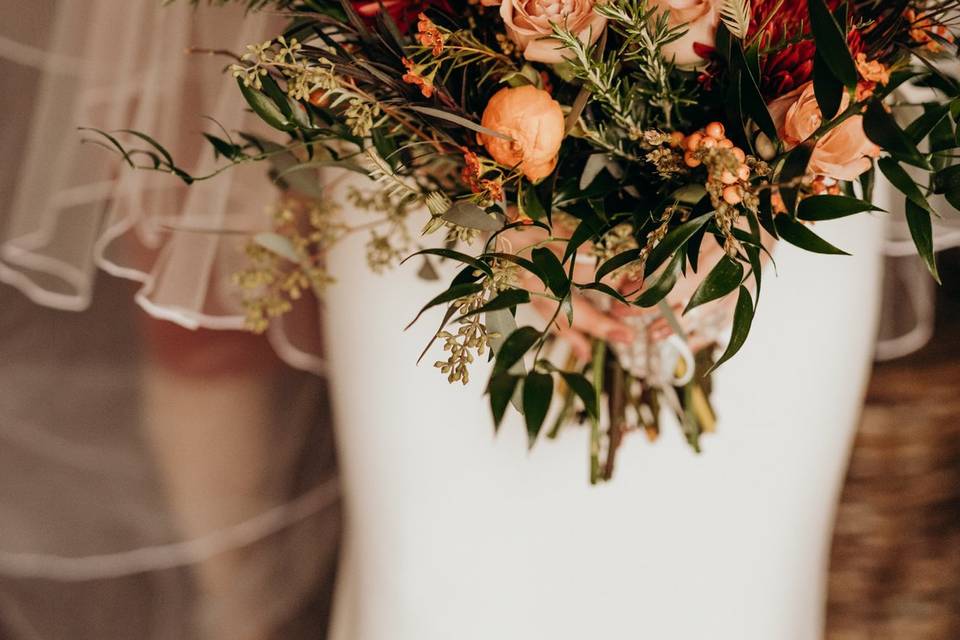 Modern fall wedding