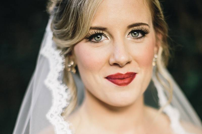 Natural glow on Bride