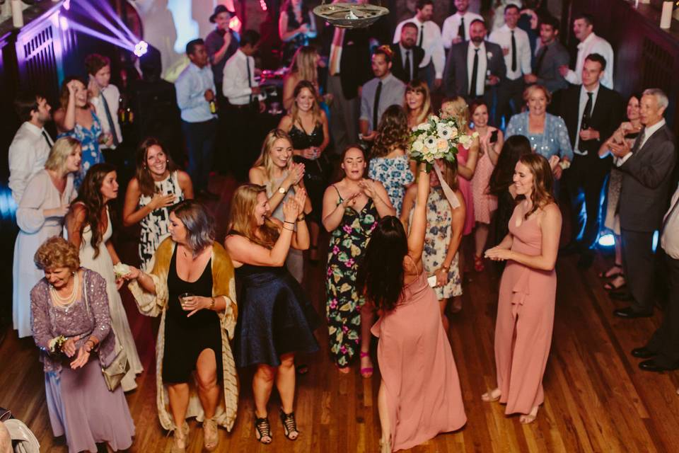 Bouquet toss