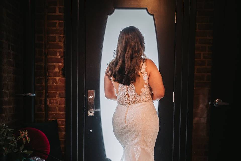 Bride in The Hideaway Room