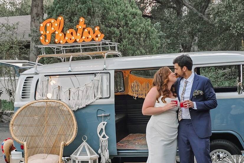 Cali-Made Photo Bus