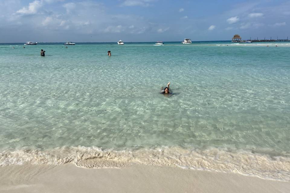 Isla Mujeres clear water beach