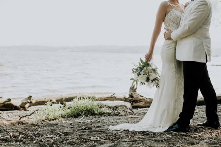 The wedding by the beach