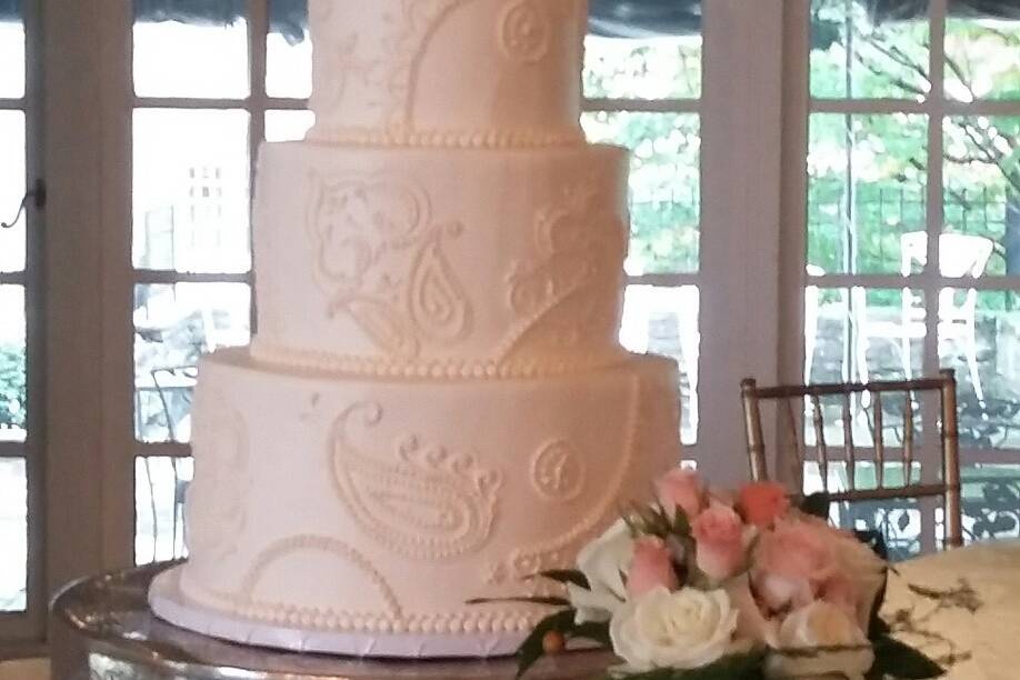 Wedding cake with fresh