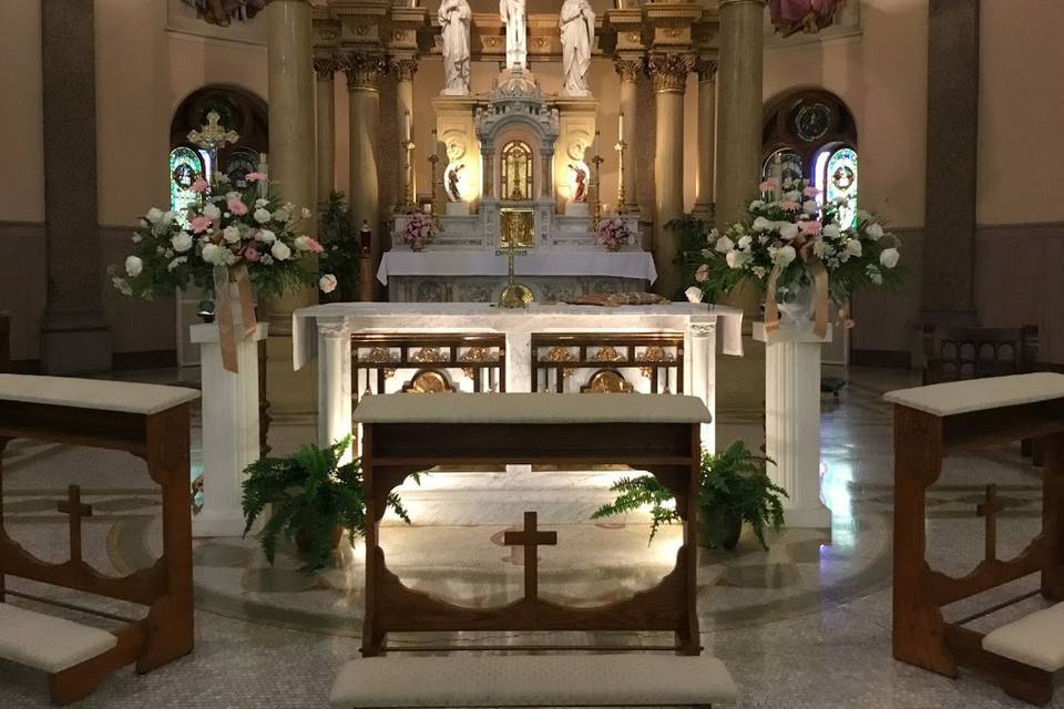 Altar pink/gold St. Mary's