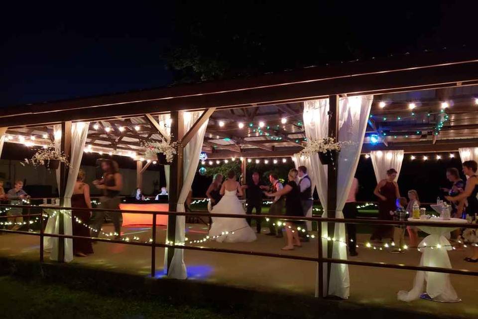 Dayton Outdoor Weddings