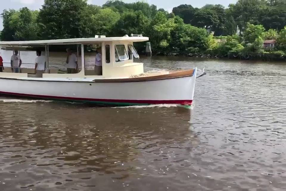 Solar Tour boat for 25