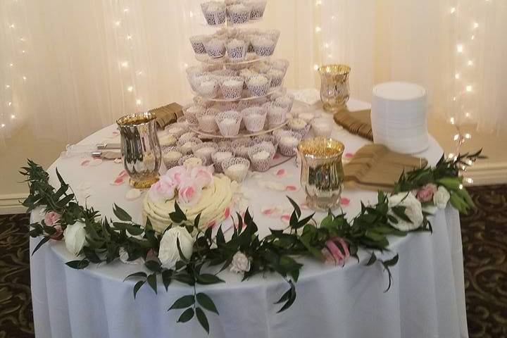 Wedding cupcake tower