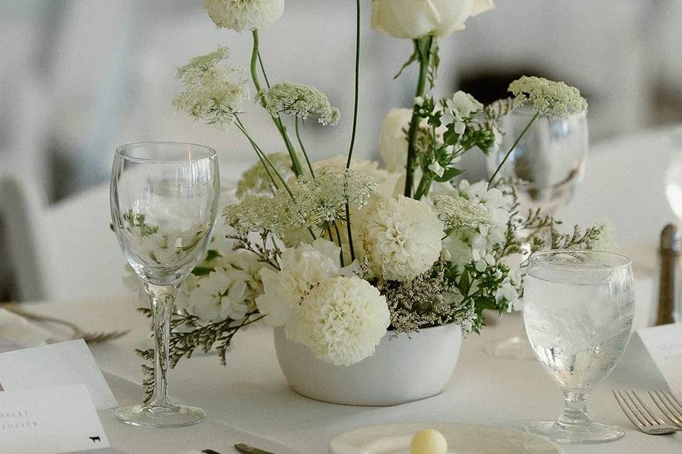 Modern white centerpiece