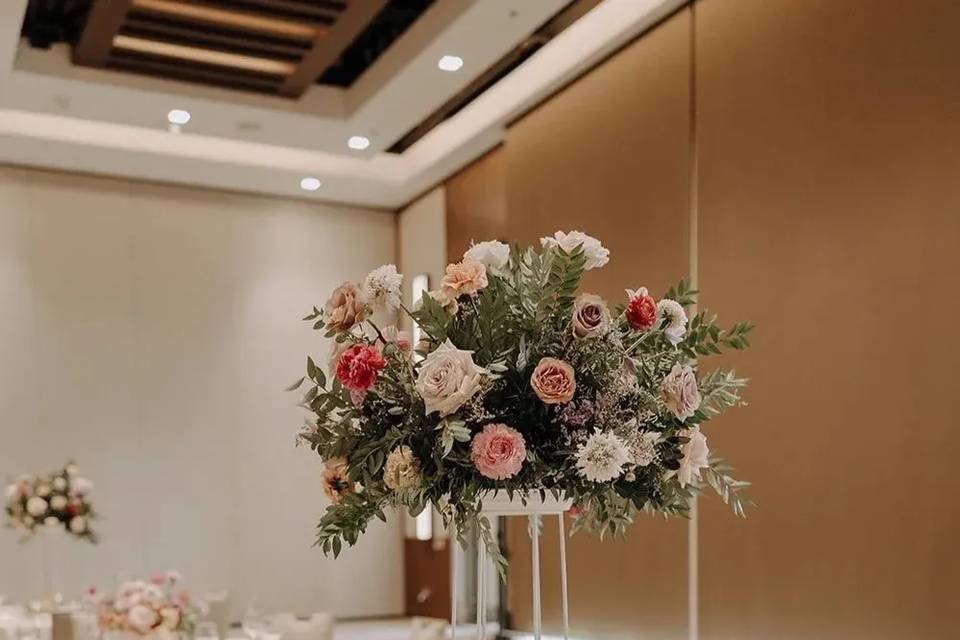 Elevated centerpiece