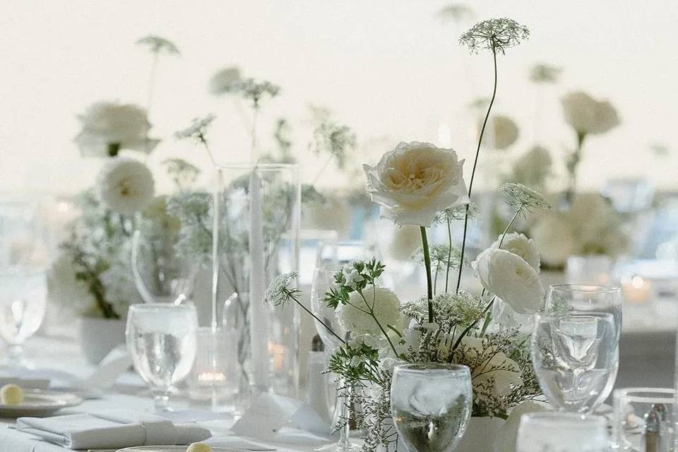 White wedding centerpieces