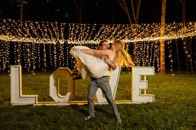 Lost Hill Lake Weddings