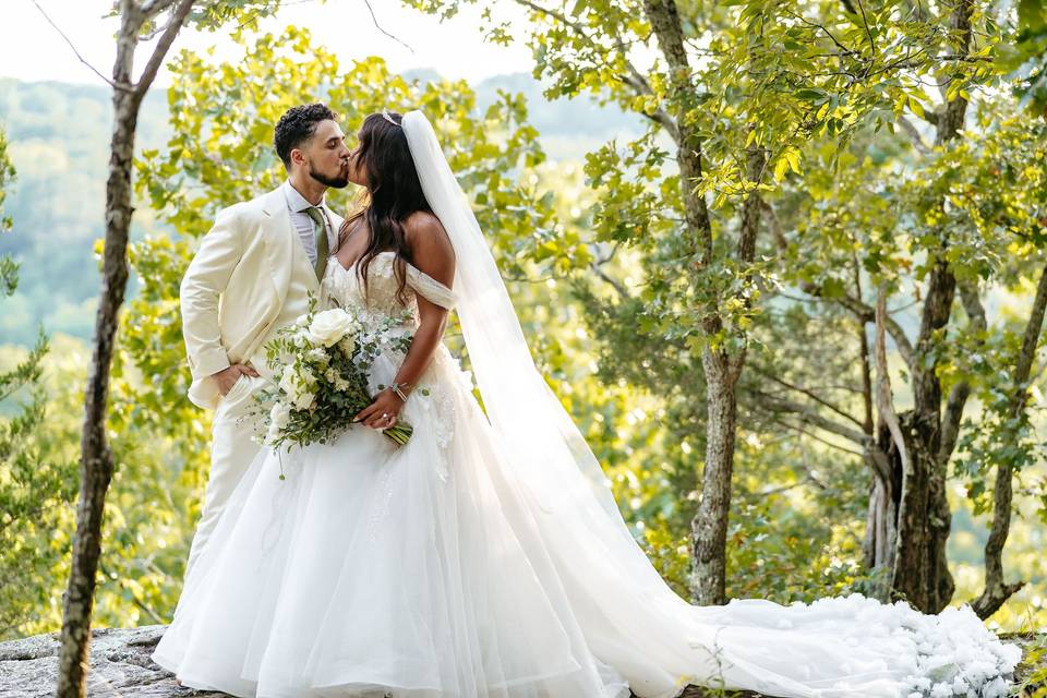 Lost Hill Lake Weddings